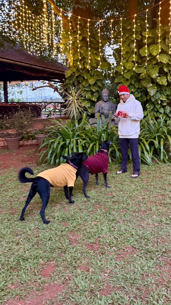 క్రిస్మస్ వేడుకలను ఆనందంగా జరుపుకున్నారు Sachin Tendulkar