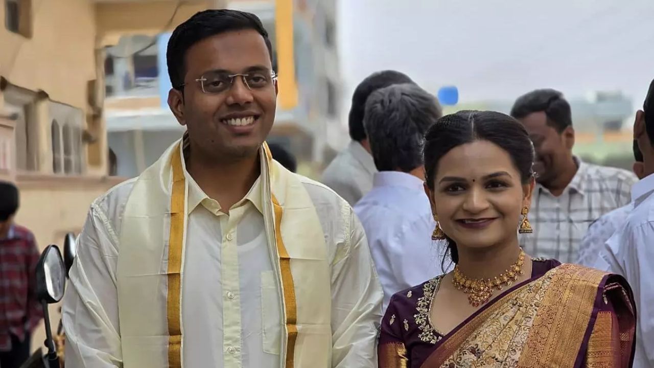 IAS and IPS officers simple wedding in Telangana