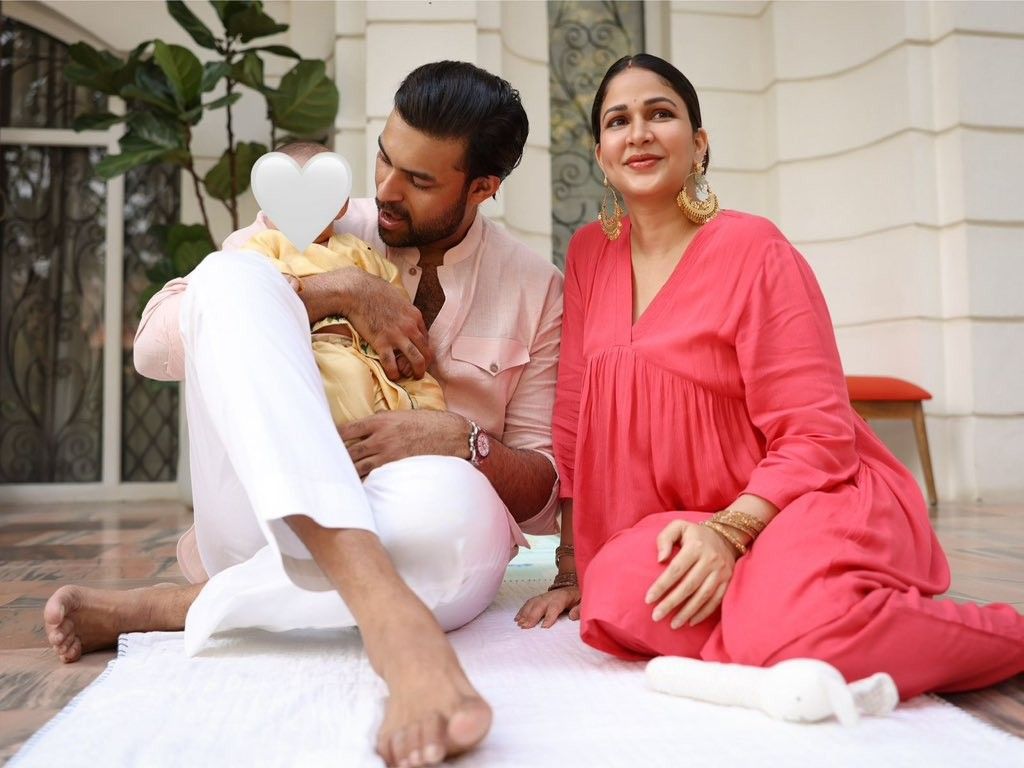 ఇంట్లో కూర్చొని బిడ్డను ఒడిలో పట్టుకుని ప్రేమగా చూసుకుంటున్న వరుణ్ తేజ్ లావణ్య త్రిపాఠి