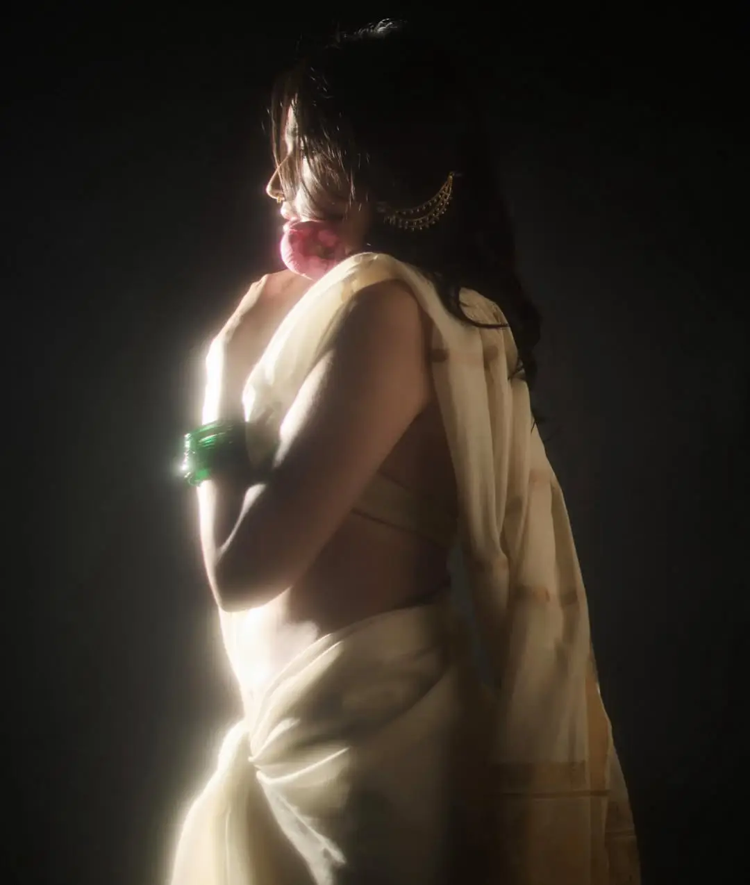 Nuveksha latest hot photos in saree