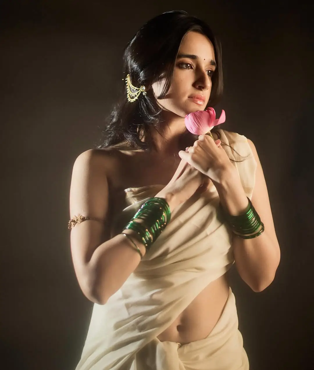 Nuveksha latest hot photos in saree