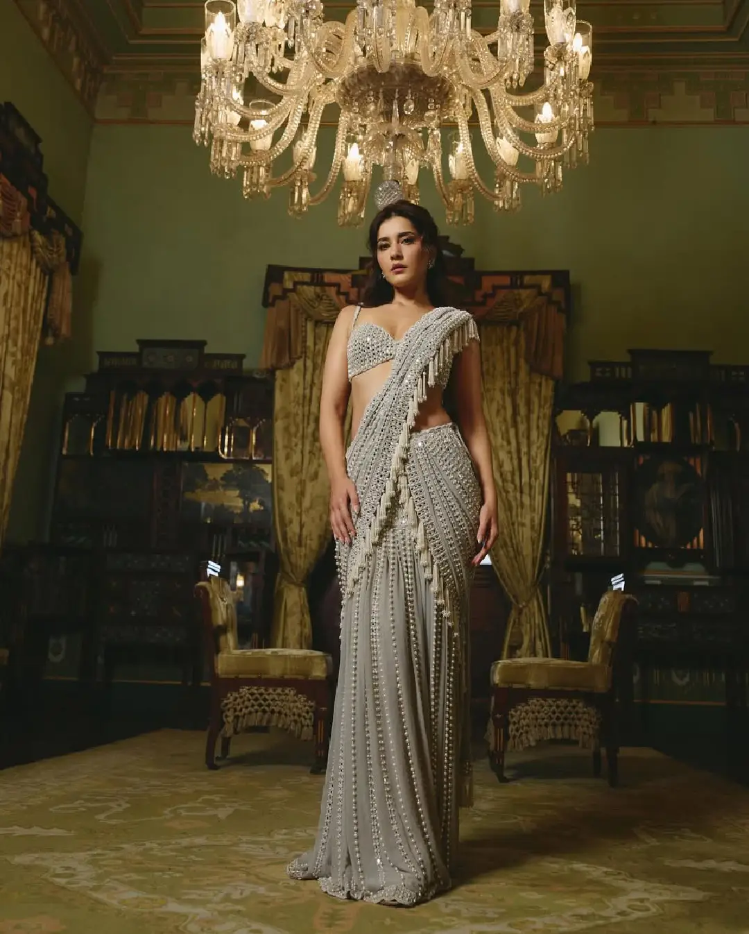 Raashi Khanna latest glamour photos