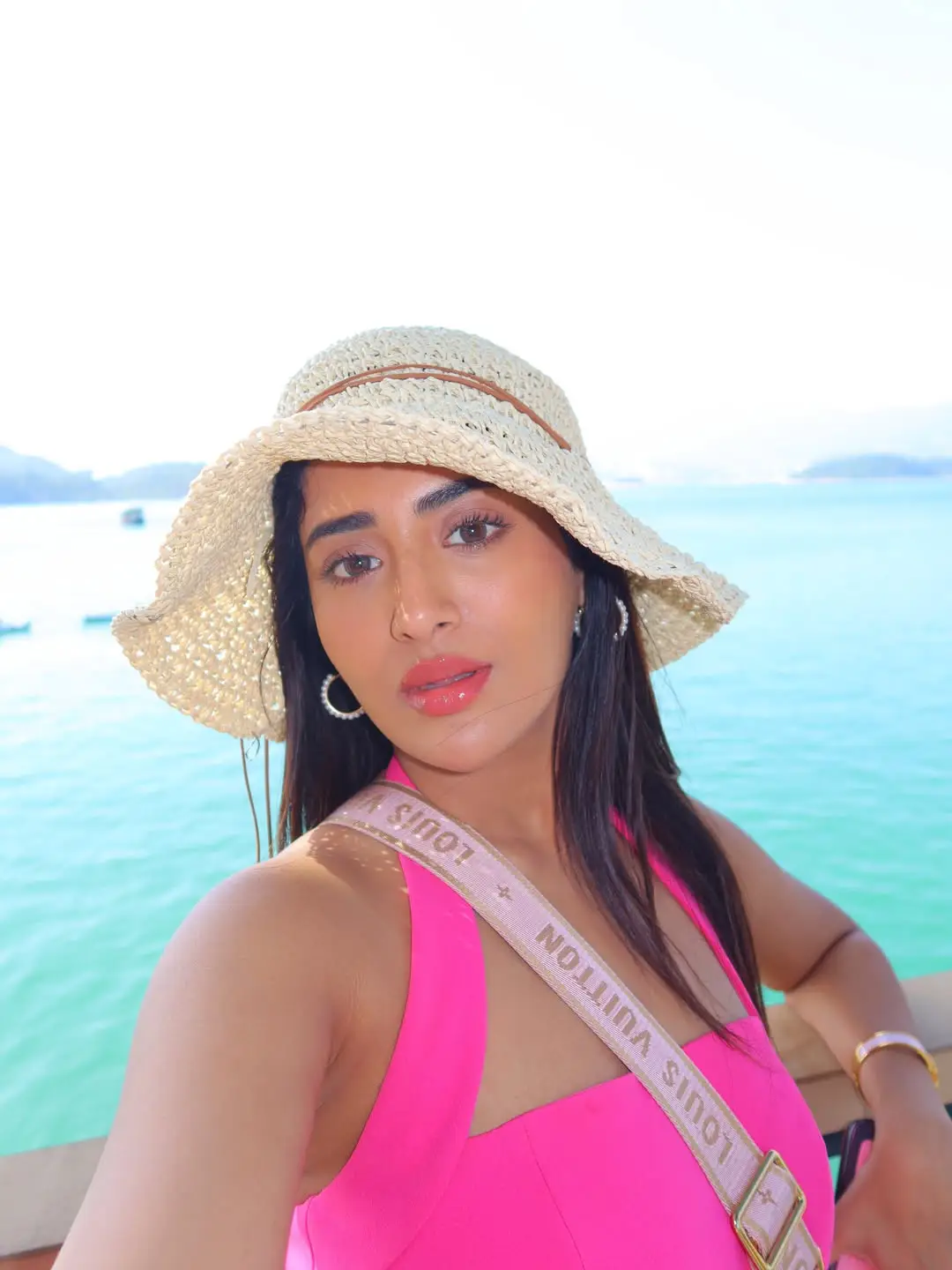 Rashi singh latest photo gallery