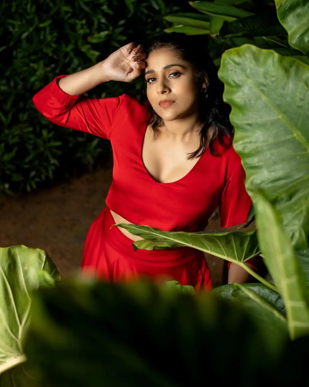 Rashmi Gautam glamorous show in a red dress.