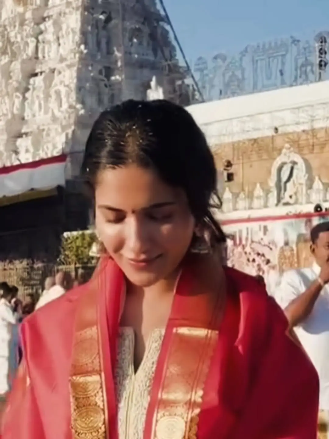 Ruhani Sharma visits Tirumala Sri Venkateswara Swamy Temple