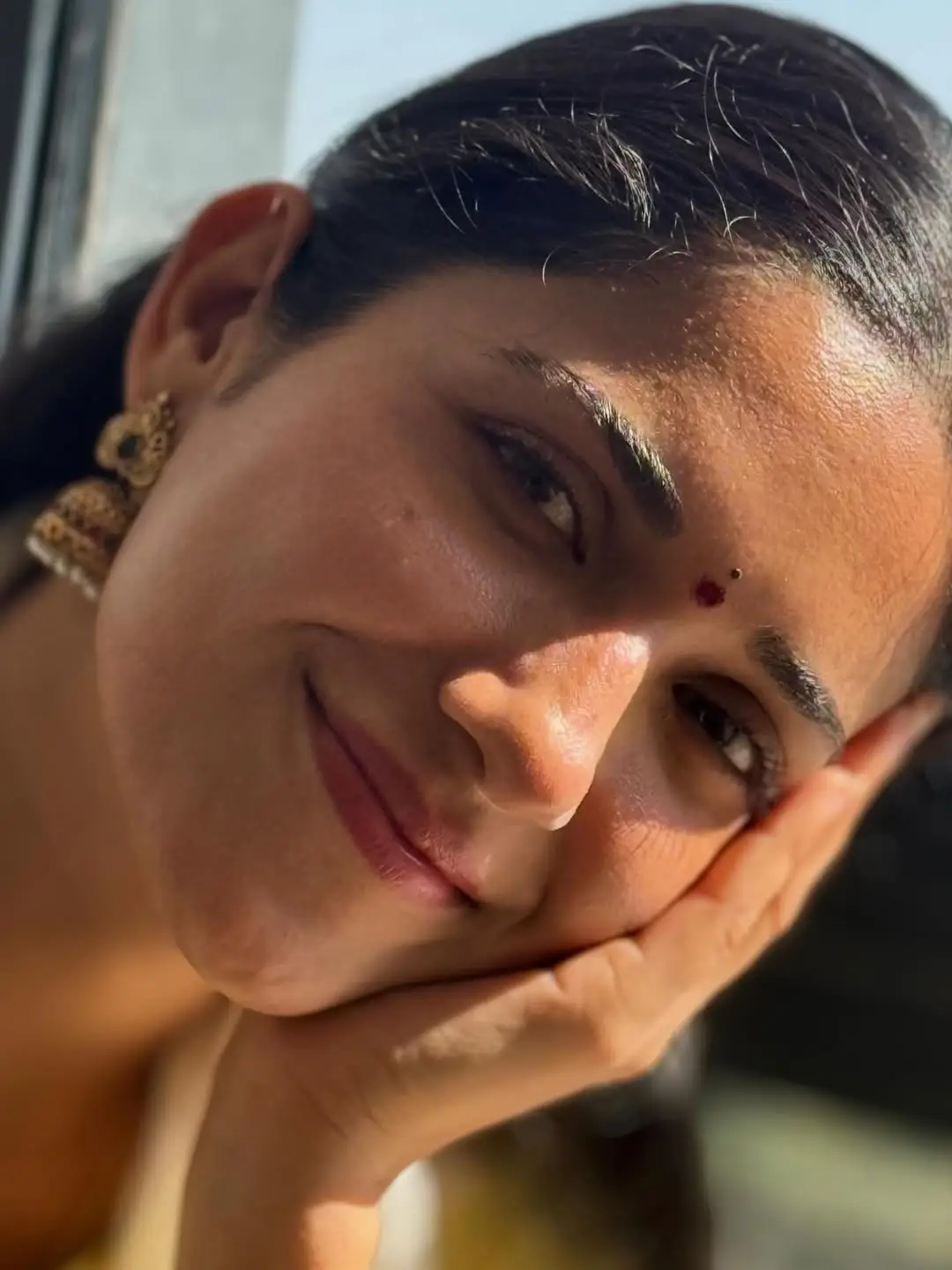 Ruhani Sharma visits Tirumala Sri Venkateswara Swamy Temple
