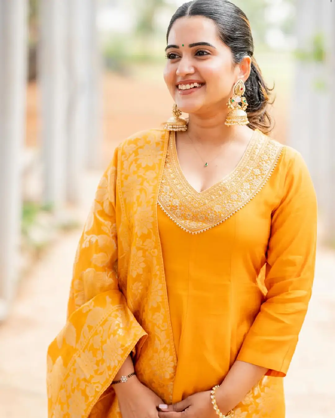 Sravanthi Chokkarapu latest photos gallery