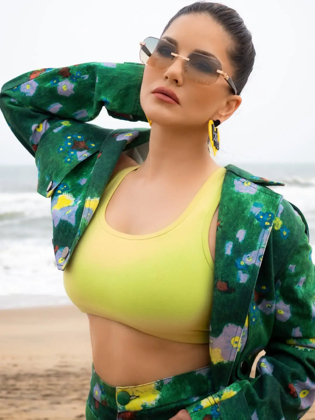 Sunny Leone Latest Hot Photos