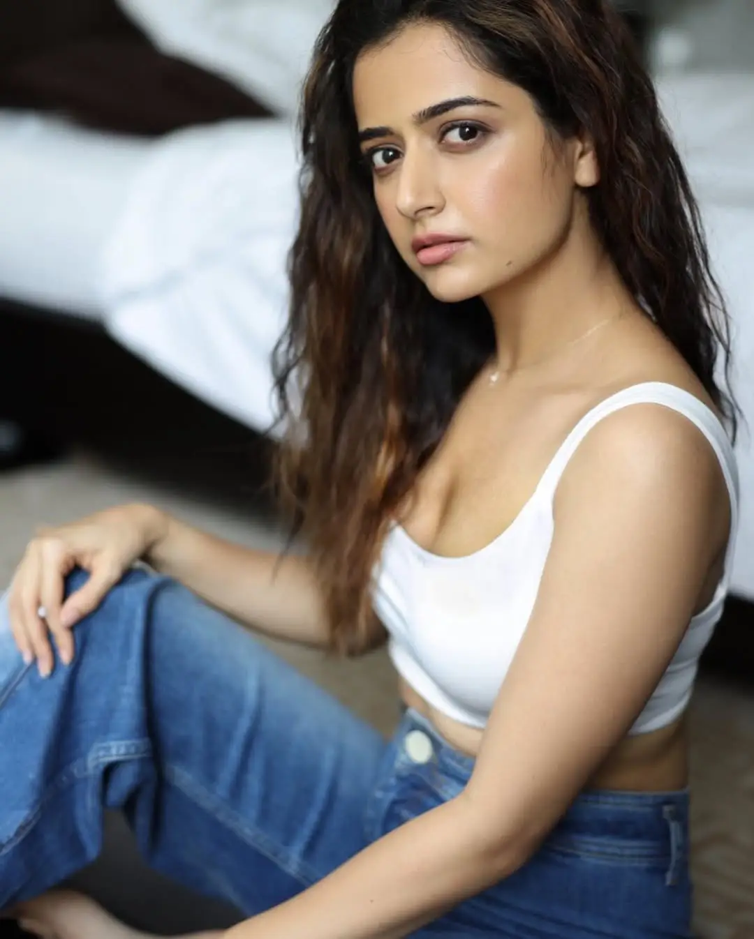 ashika ranganath latest glamour photos