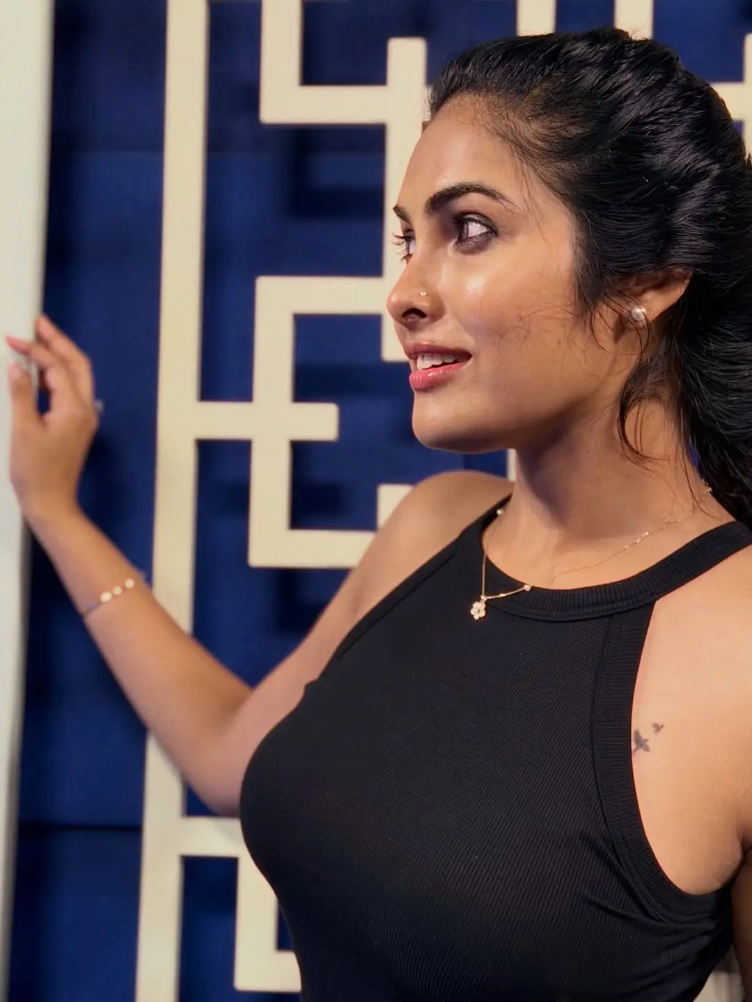 bigg boss fame divi vadthya photo gallery