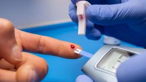 Fenugreek seeds and natural ingredients that help control blood sugar levels