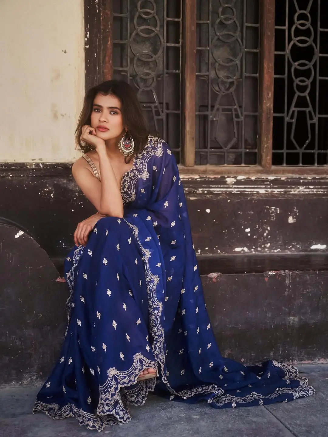 hebah patel latest photos in blue saree
