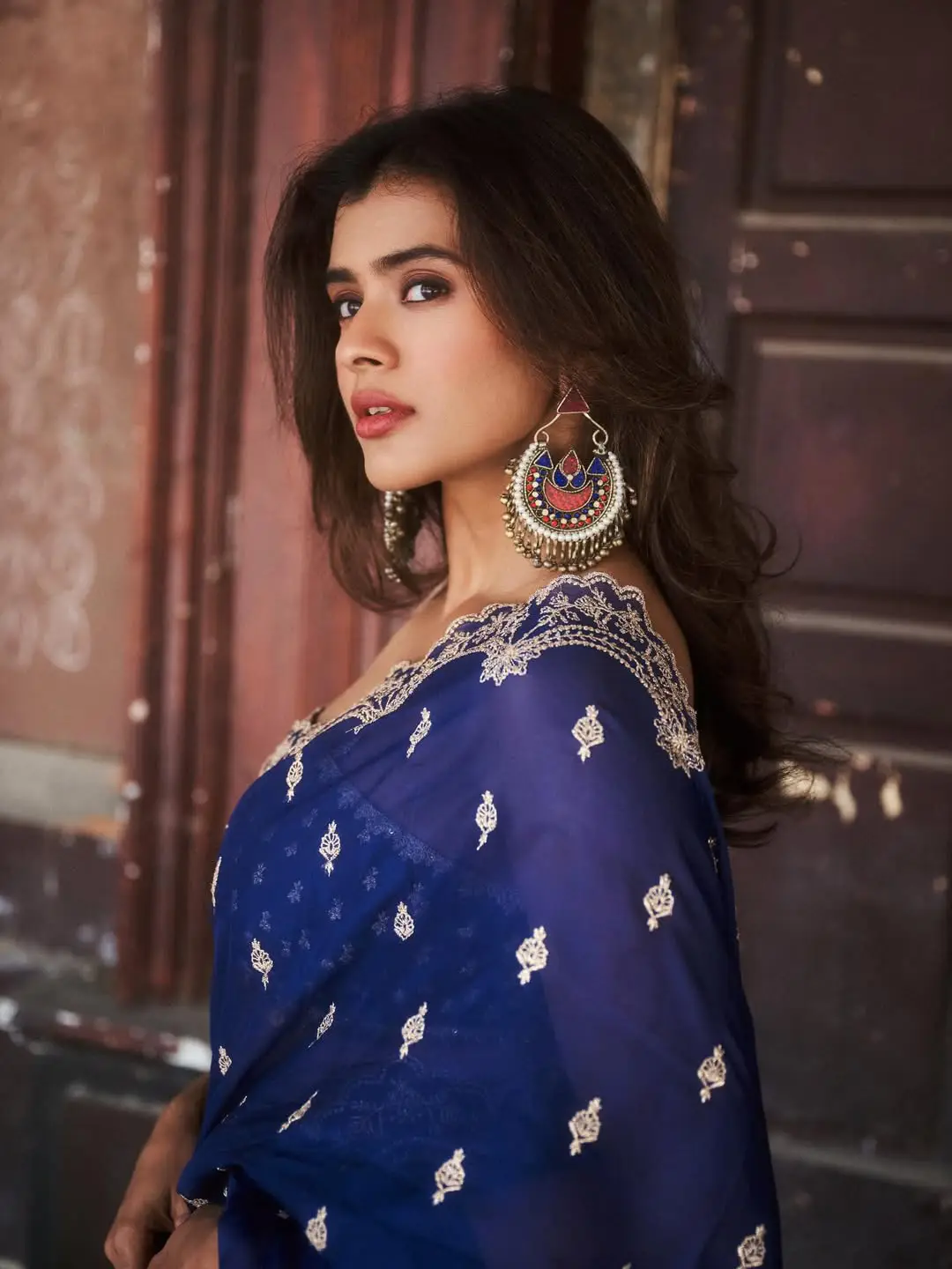 hebah patel latest photos in blue saree