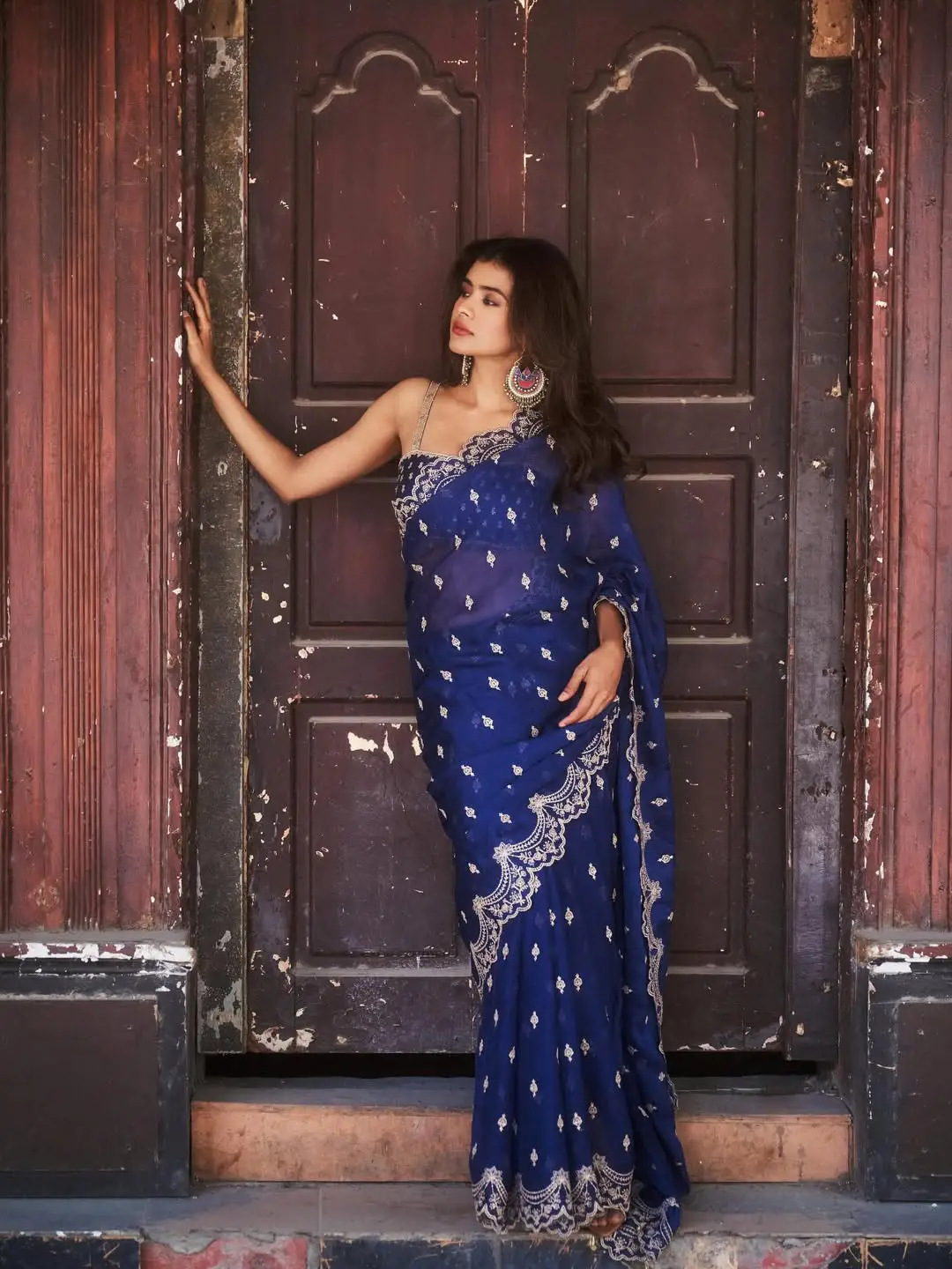 hebah patel latest photos in blue saree