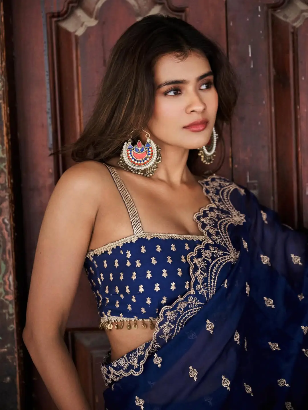 hebah patel latest photos in blue saree