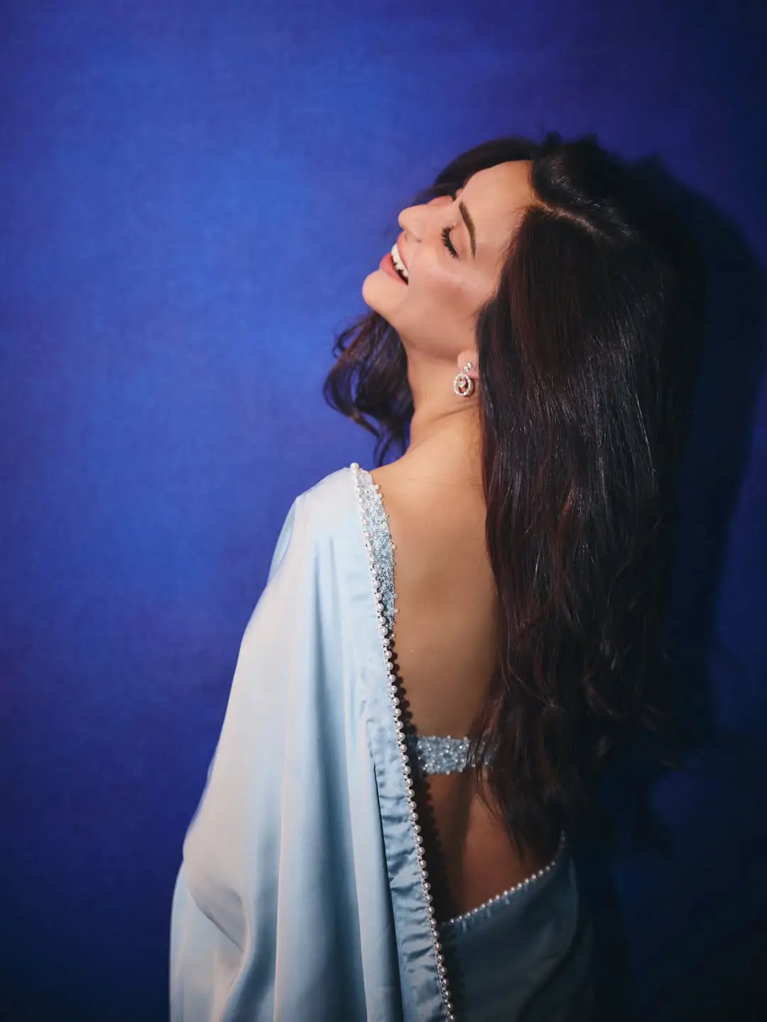 kriti kharbanda latest hot photos
