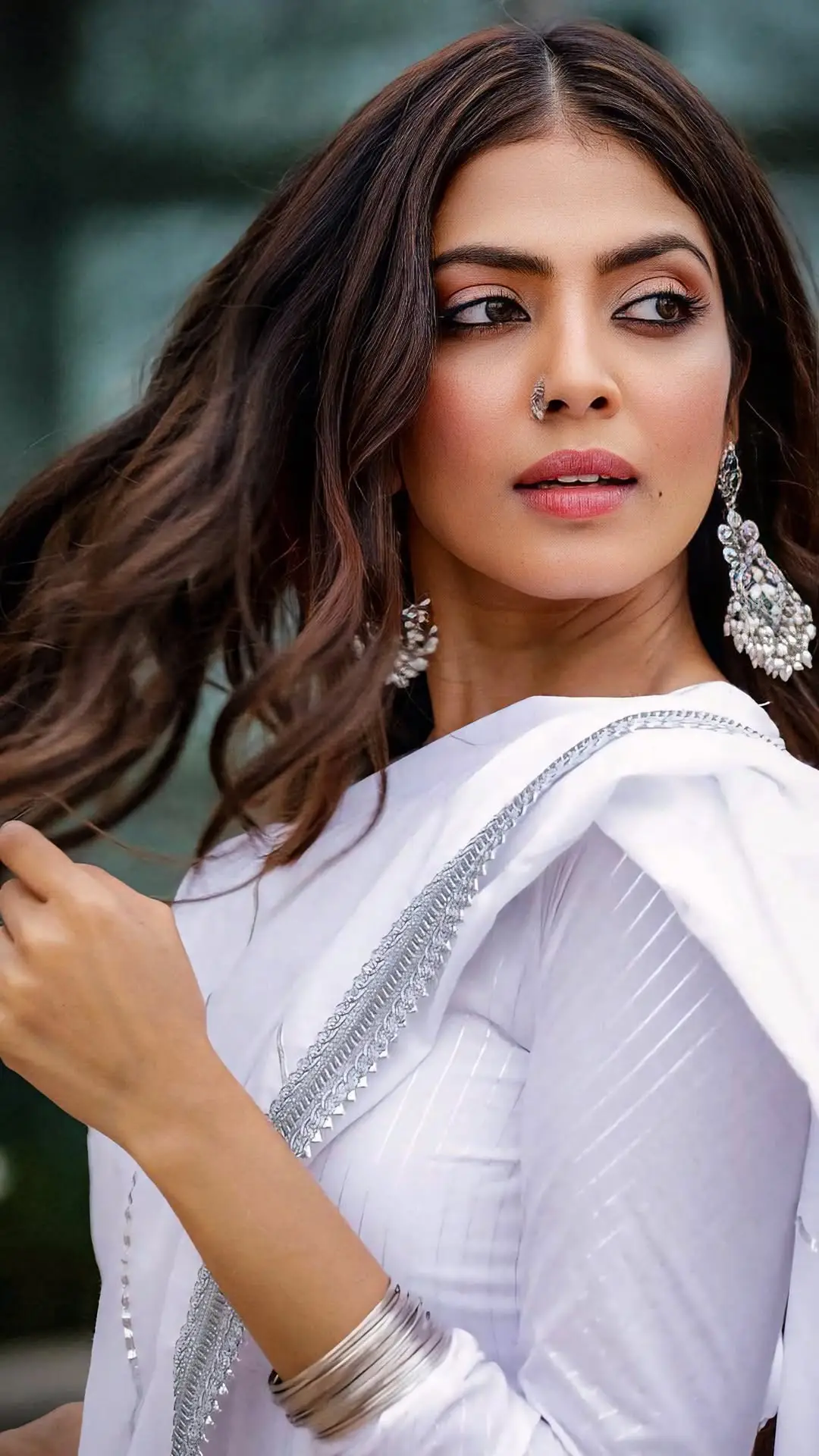 malavika mohanan latest hot photo gallery