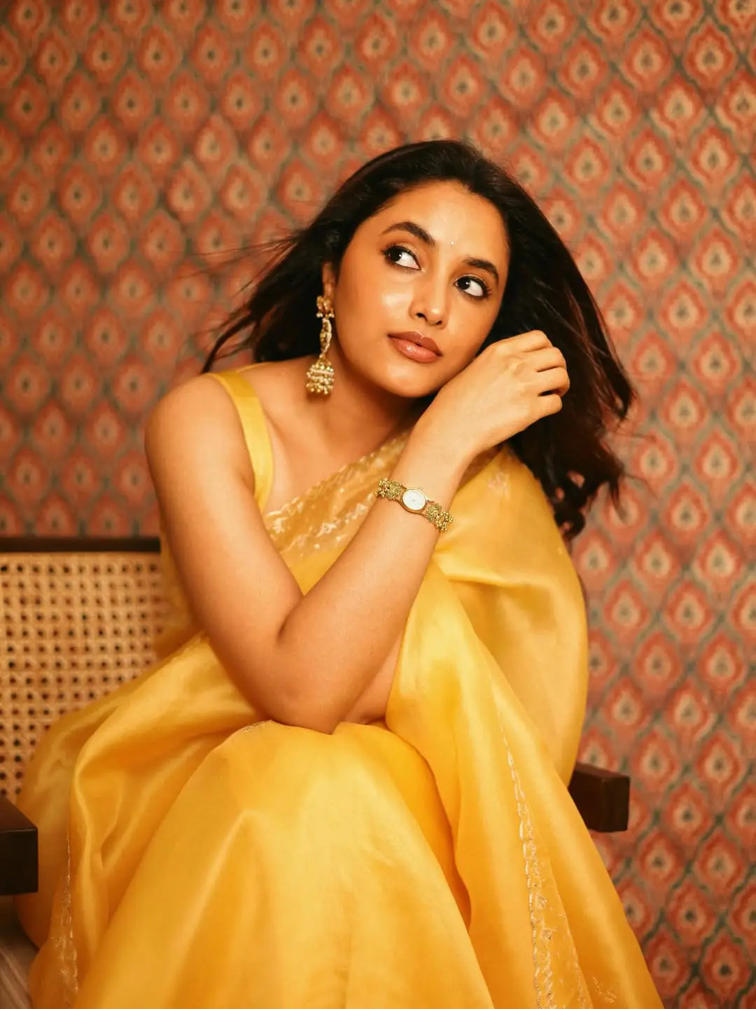 priyanka mohanan latest photo gallery