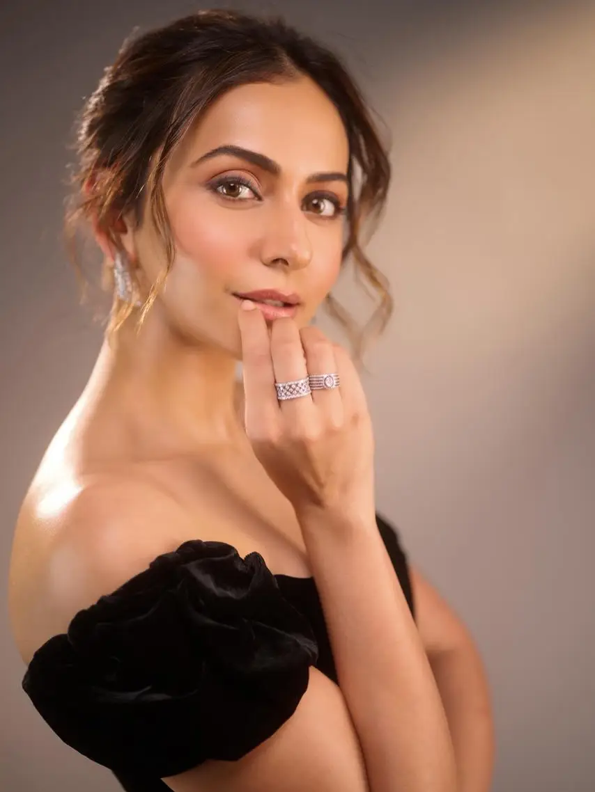 rakul preet singh latest photo gallery