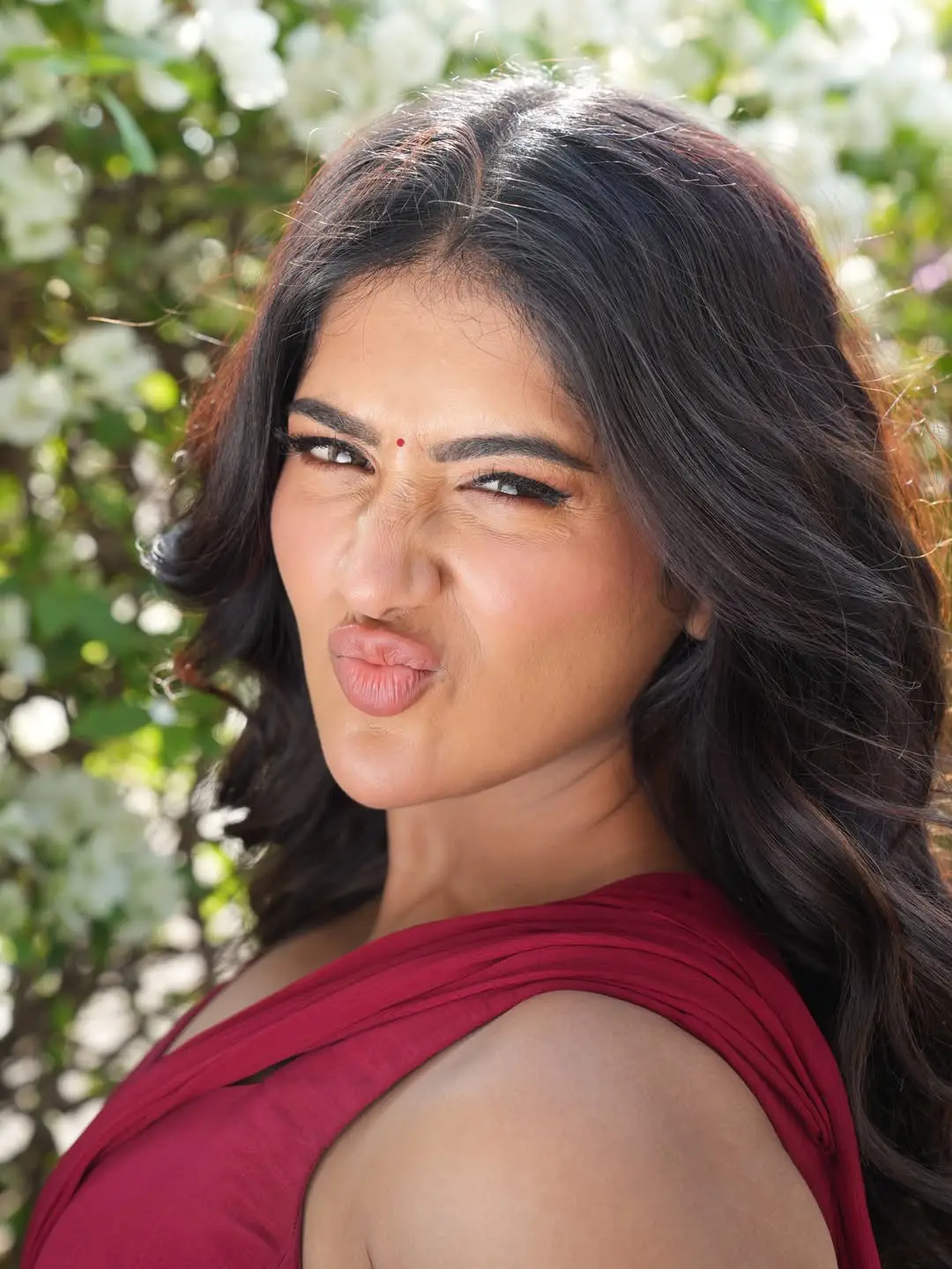 rashi singh latest hot photos