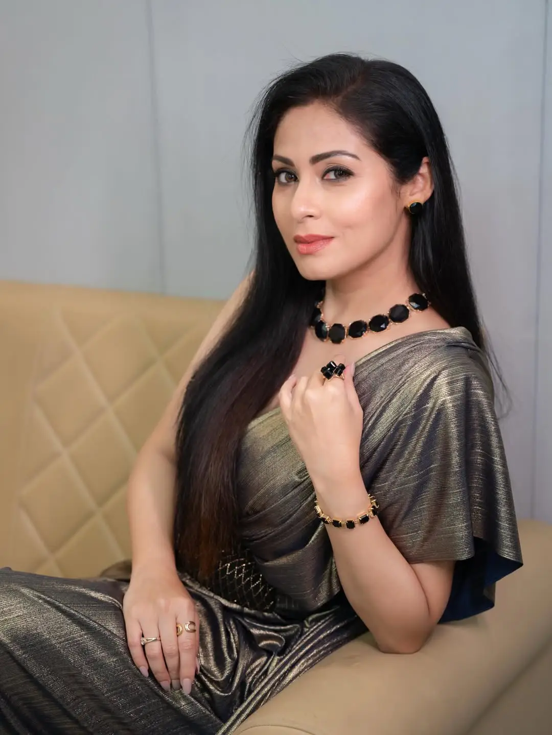 sadha latest photo gallery