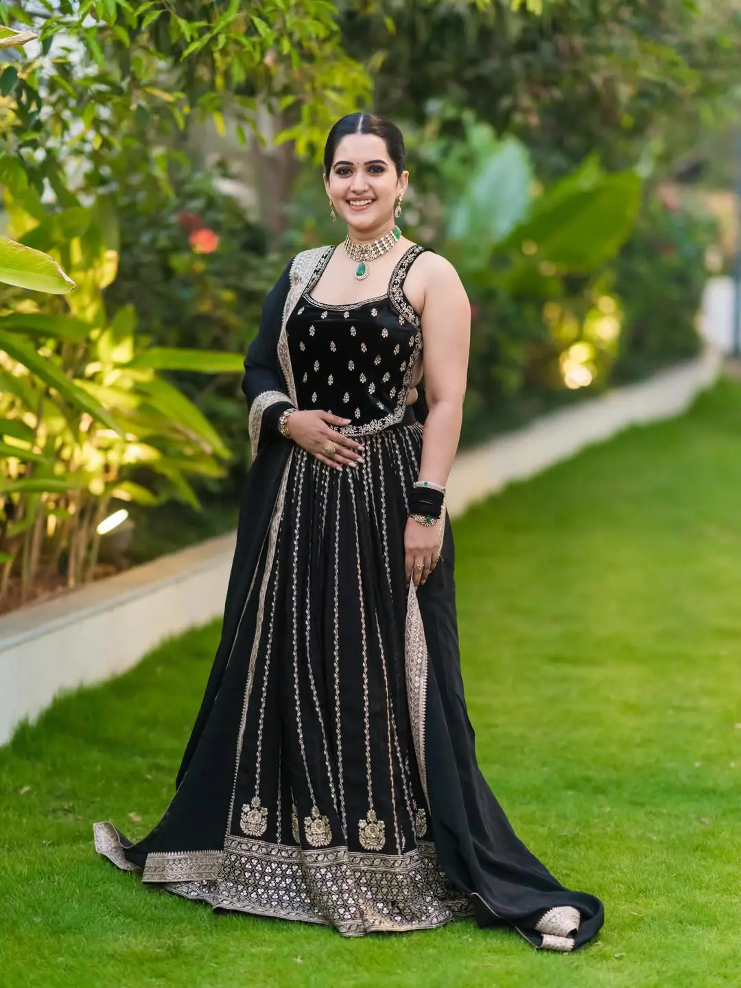 sravanthi chokkarapu latest hot photos