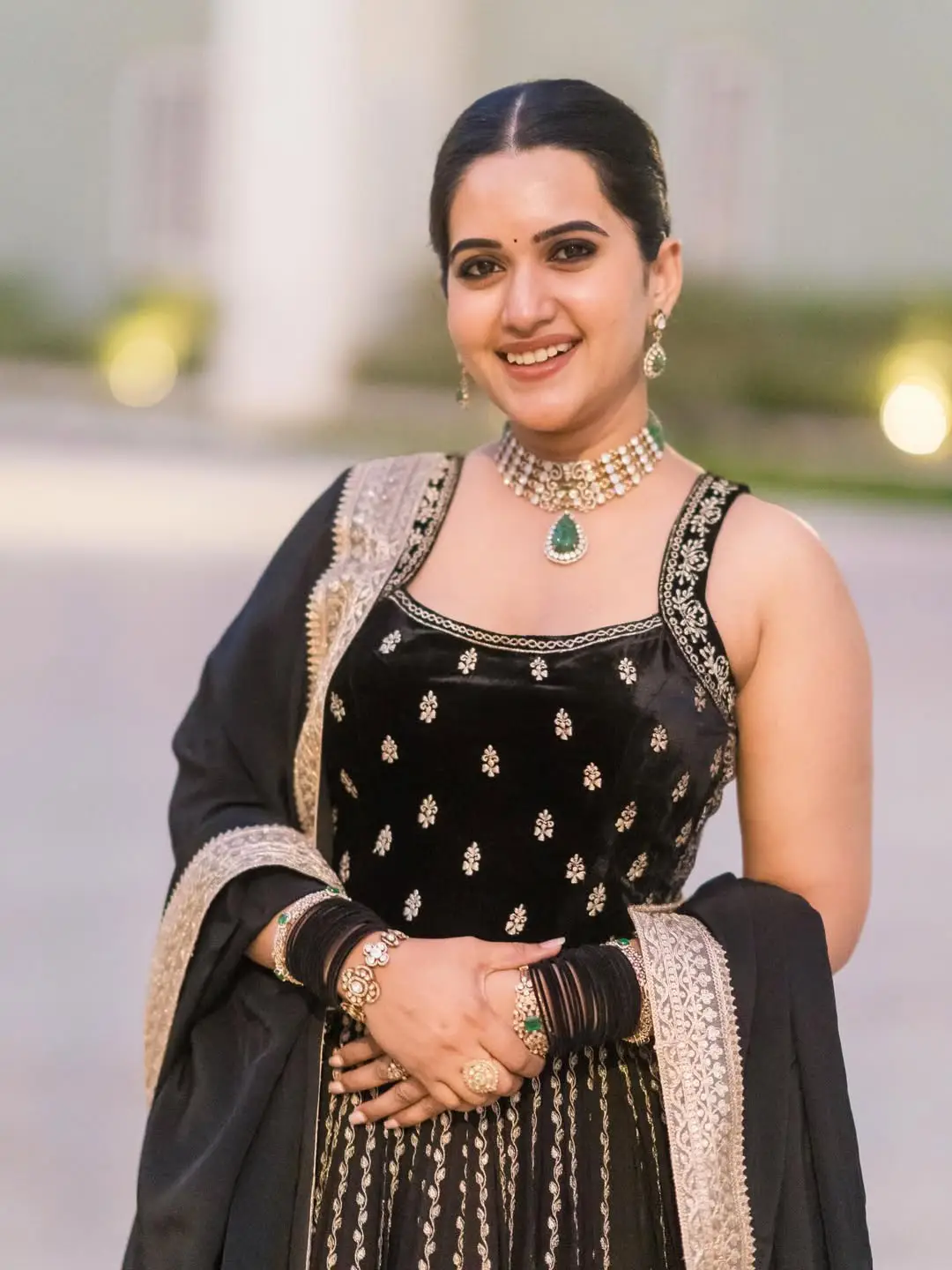 sravanthi chokkarapu latest hot photos