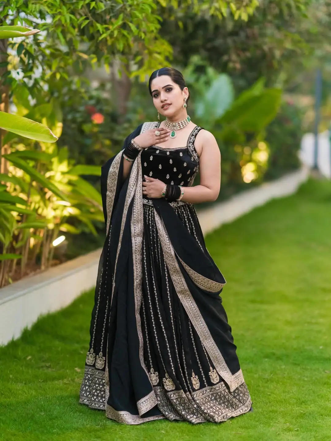 sravanthi chokkarapu latest hot photos