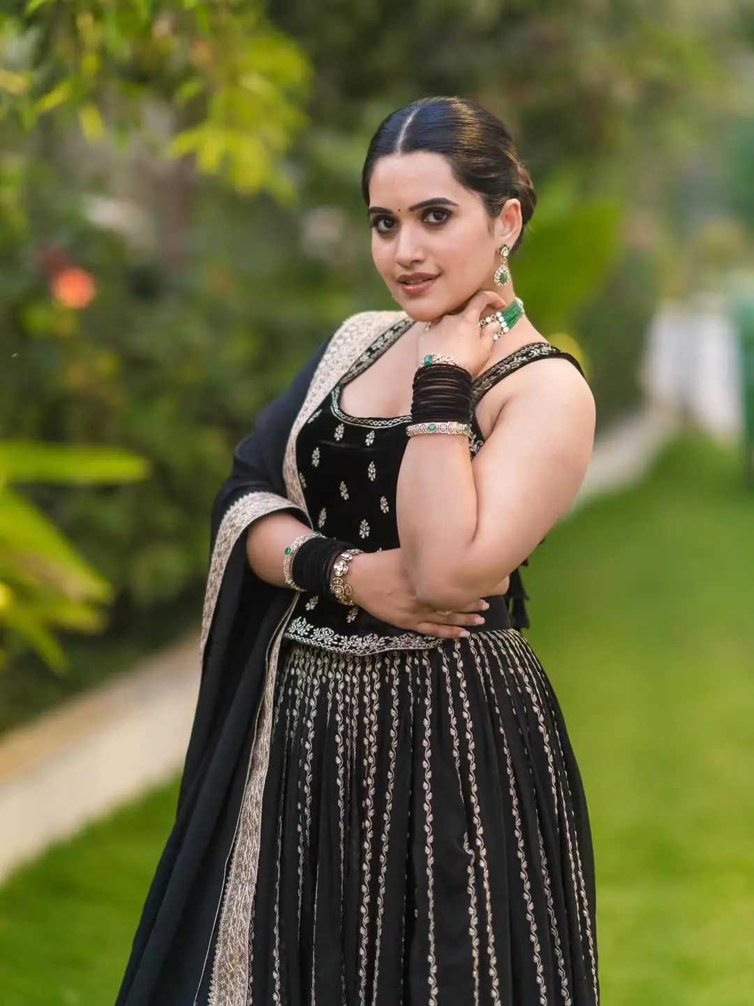 sravanthi chokkarapu latest hot photos