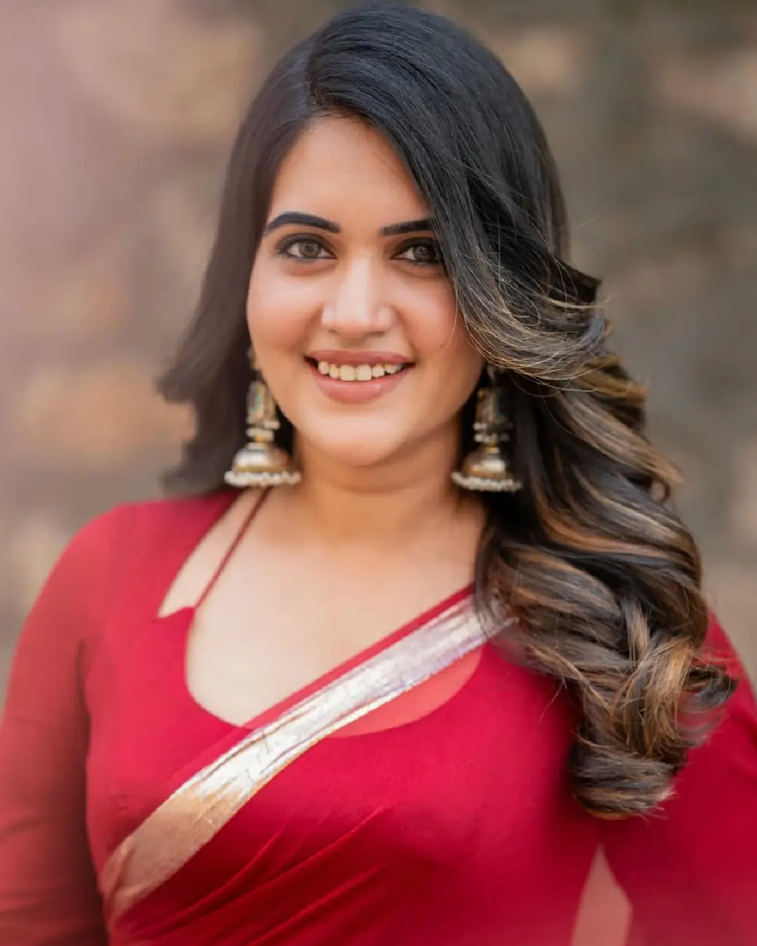 sravanthi chokkarapu latest hot photos in red saree