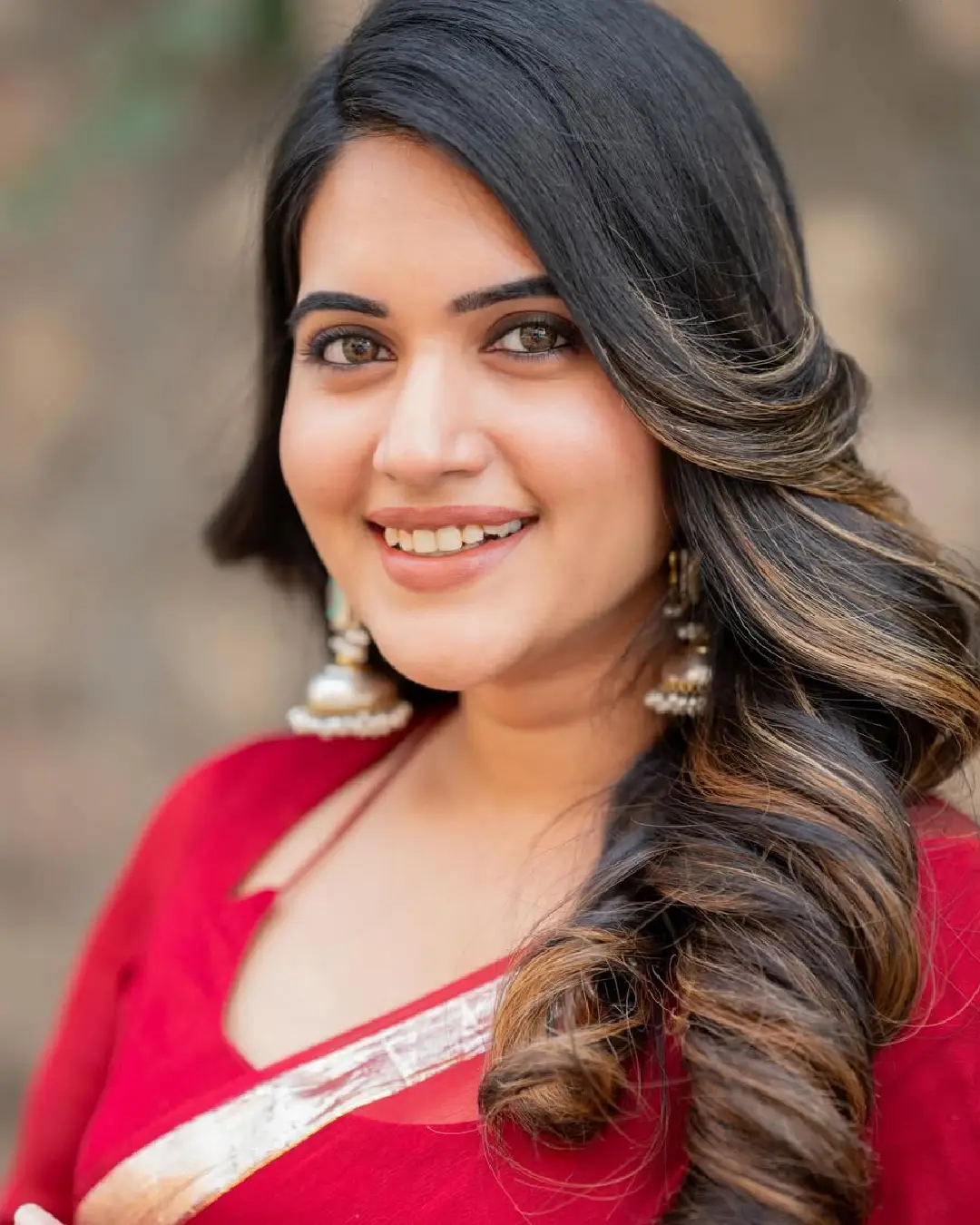 sravanthi chokkarapu latest hot photos in red saree
