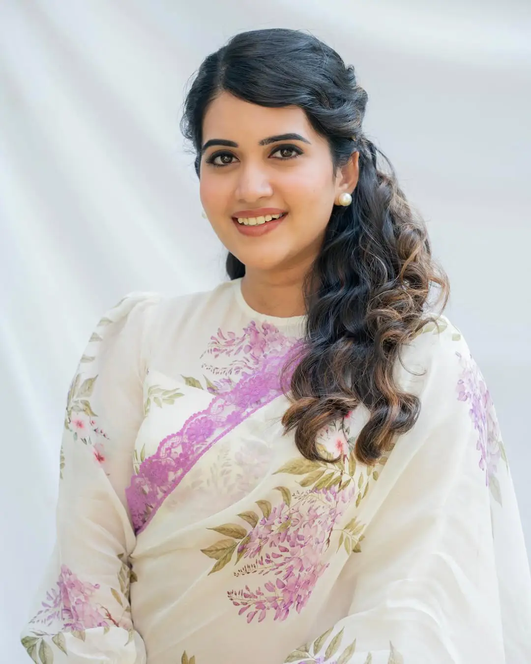 sravanthi chokkarapu latest photo gallery