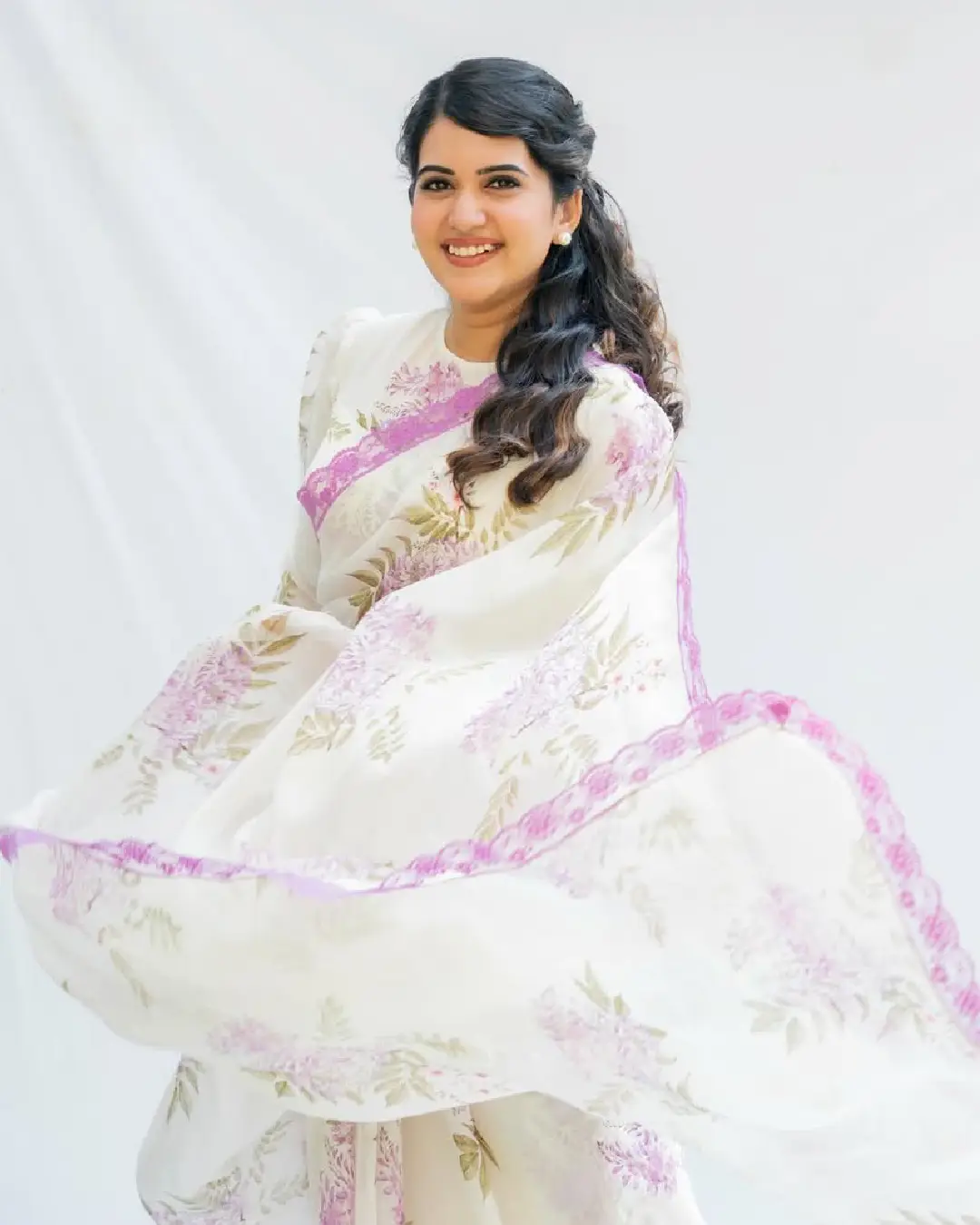 sravanthi chokkarapu latest photo gallery