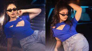 Anchor Sreemukhi latest Photos with Benz Car