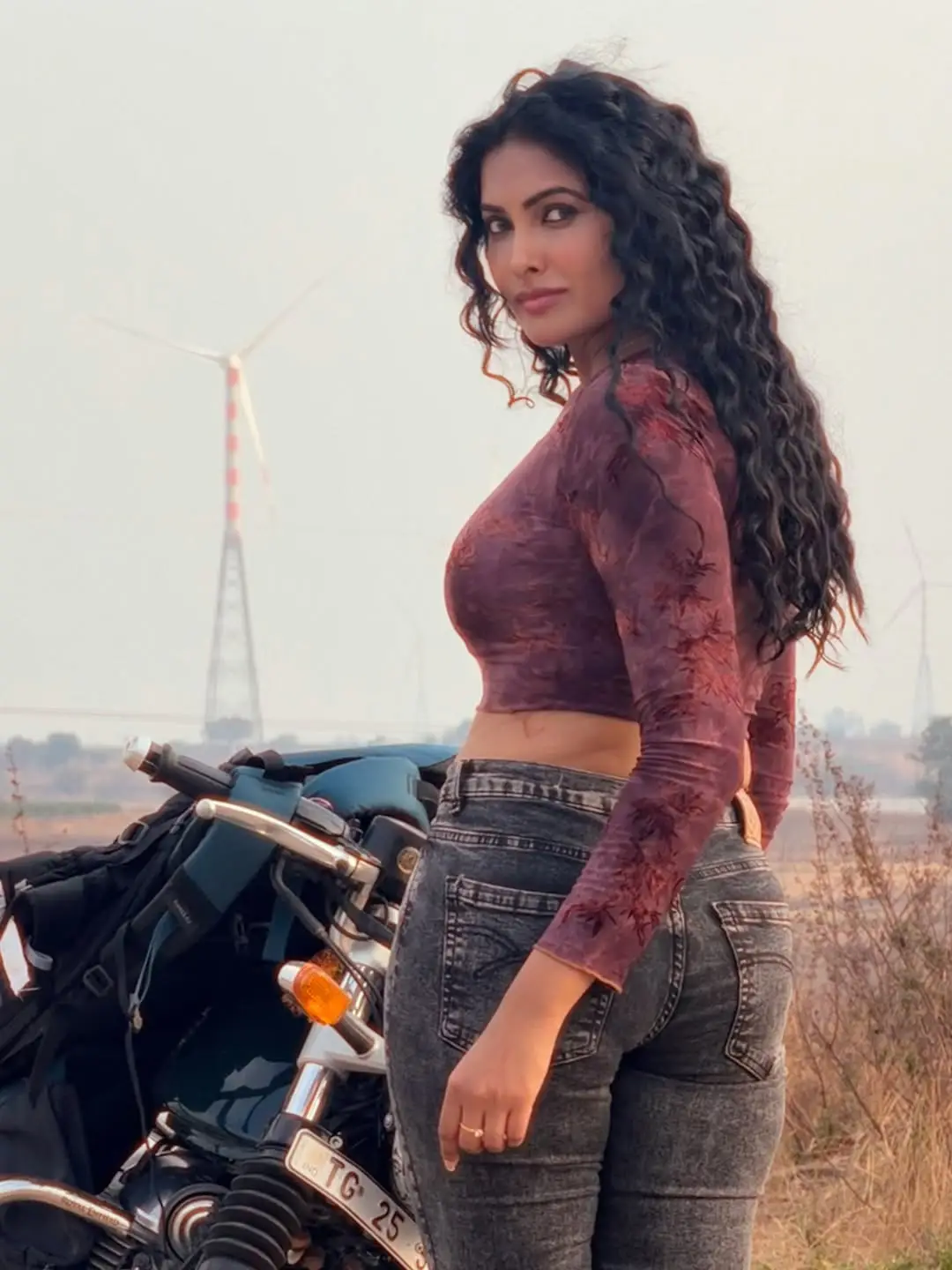 Divi vadthya latest photos gallery