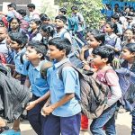 ఒకే గదిలో ఐదు తరగతులు… ప్రభుత్వ పాఠశాలల దుస్థితి బయటపడింది