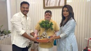 Udaya Bhanu meets Ponnam Prabhakar