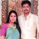 తాజా సంచలనం – విజయ్ భార్య సంగీత విడాకుల పిటిషన్ వెనక కీలక రహస్యాలు, కొడుకు కూడా దూరమయ్యాడు!