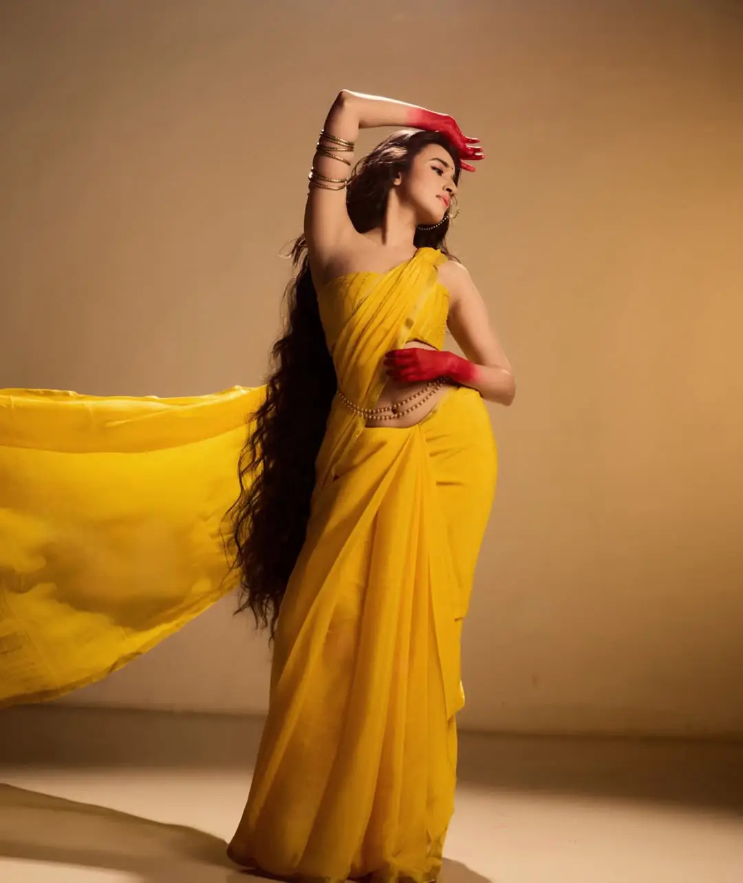 nuveksha latest hot photo shoot in saree