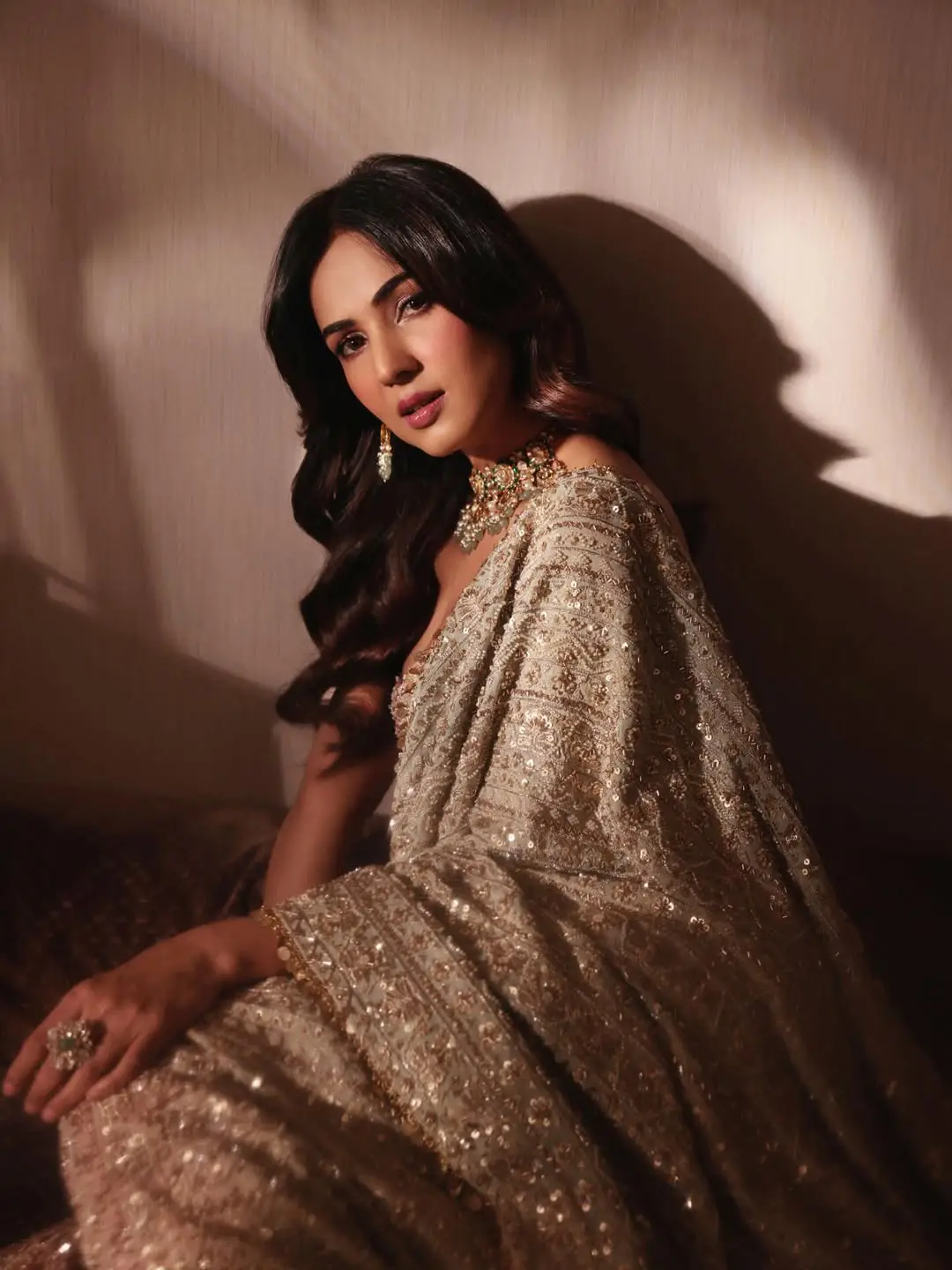 sonal chauhan latest hot photos