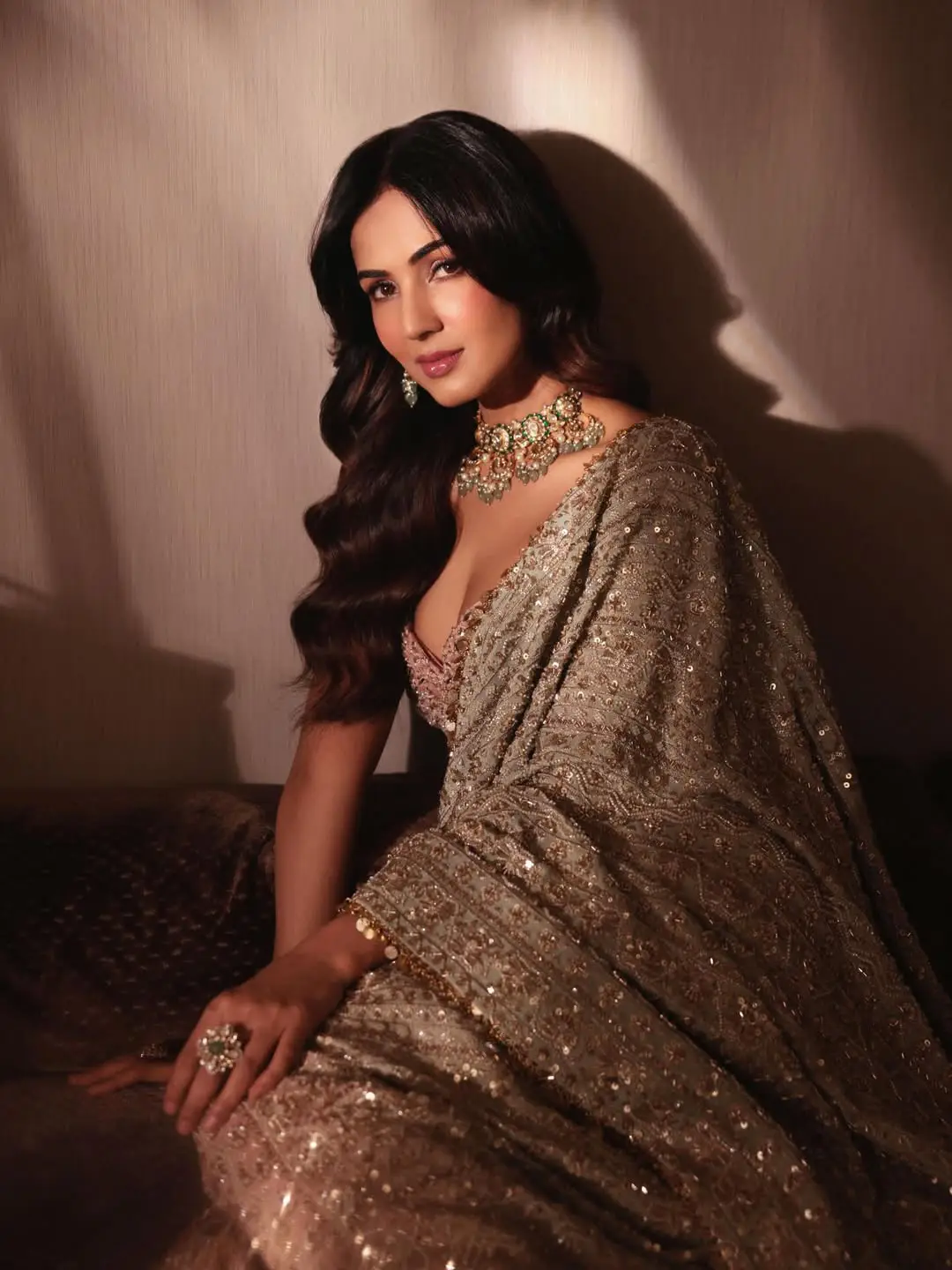 sonal chauhan latest hot photos