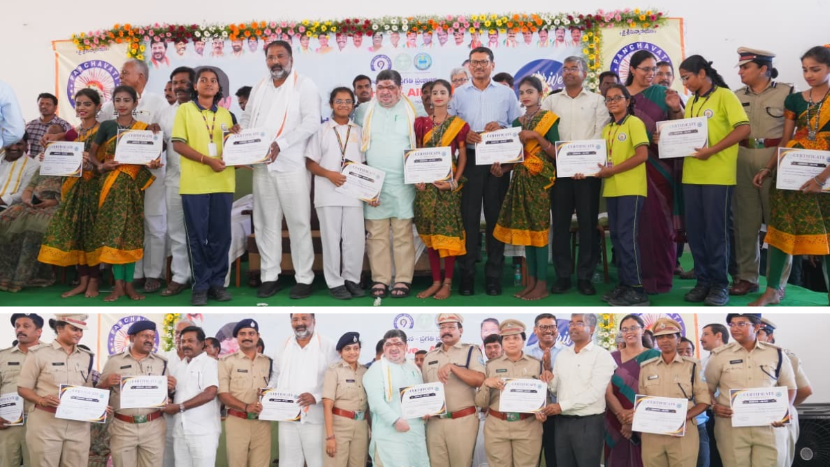 మహబూబ్‌నగర్‌లో మంత్రి పొన్నం ప్రభాకర్ Arrive Alive రోడ్డు భద్రత కార్యక్రమంలో విద్యార్థులతో మానవ హారం