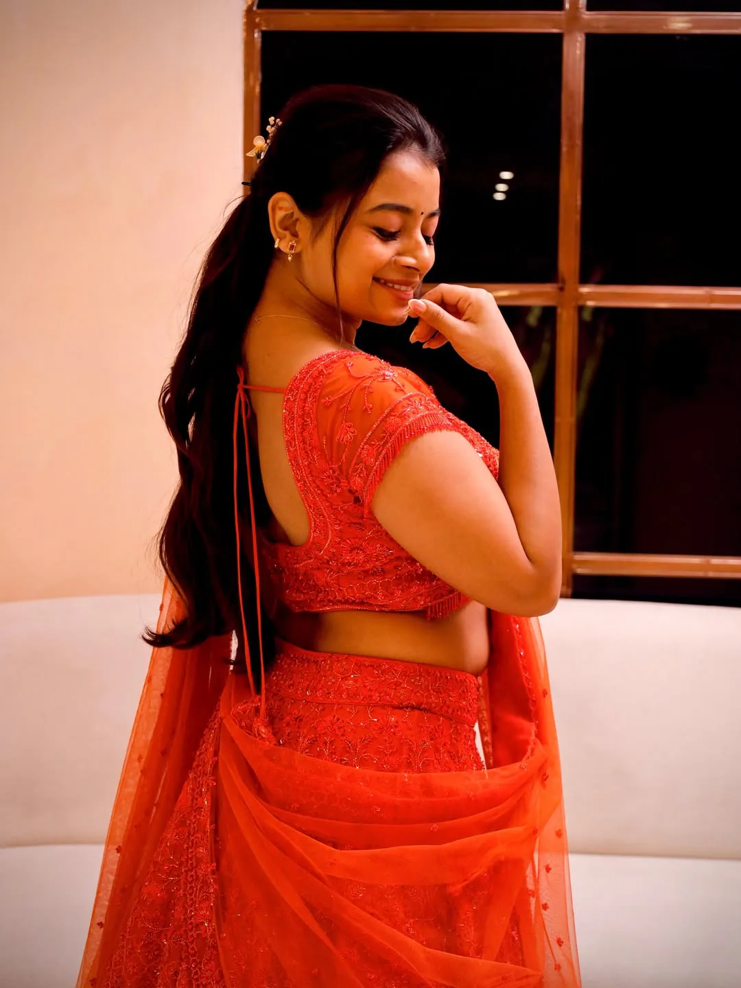 Dhee dancer nainika anasuru stylish look in red dress