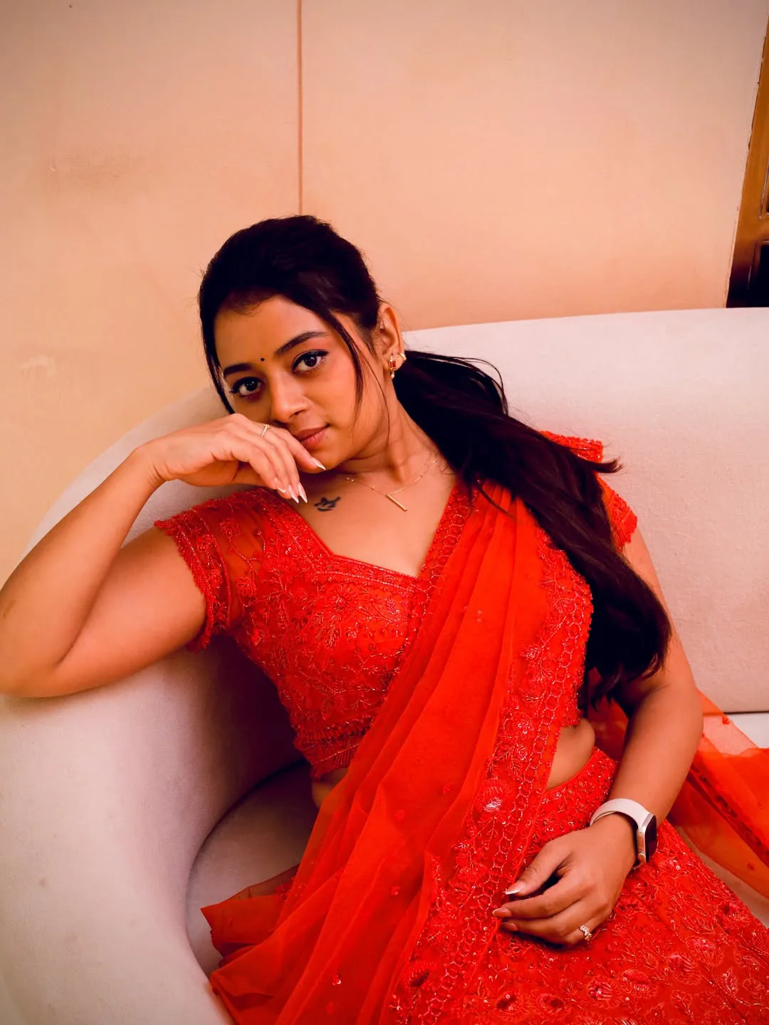 Dhee dancer nainika anasuru stylish look in red dress