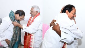 Emotional moment between KCR and T. Jeevan Reddy during their meeting at Erravelli residence in the presence of KTR