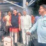 కర్ణాటక కాంగ్రెస్లో మళ్లీ కలకలం.. మంత్రి పదవుల కోసం ఢిల్లీకి దౌడు తీసిన ఎమ్మెల్యేలు