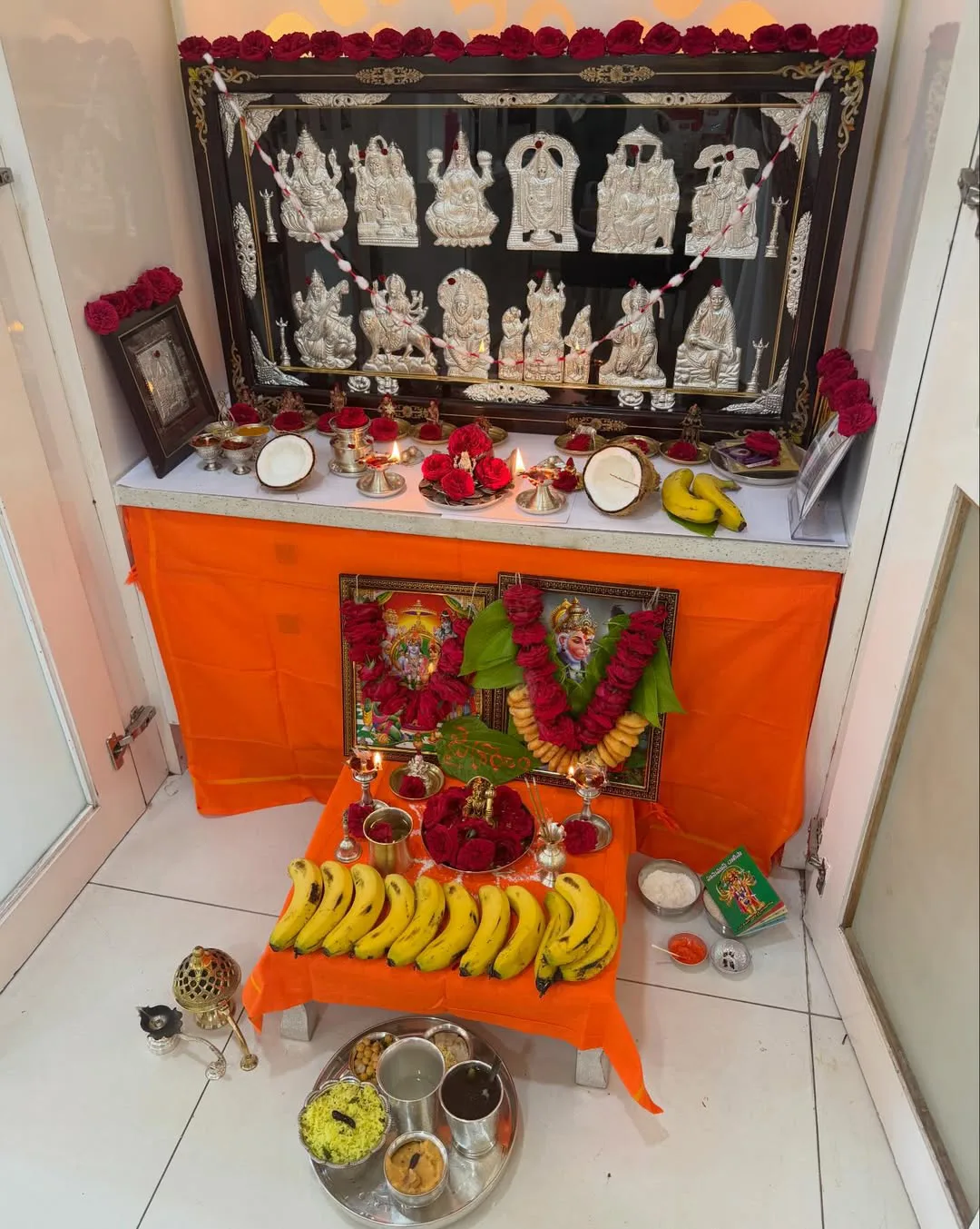 Sravanthi chokkarapu hanuman jayanthi special pooja photos