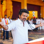 పార్టీ మ్యానిఫెస్టో కార్యక్రమంలో విజయ్కి తప్పిన ప్రమాదం.. కాస్త అయితే కన్ను పోయేదిగా..!