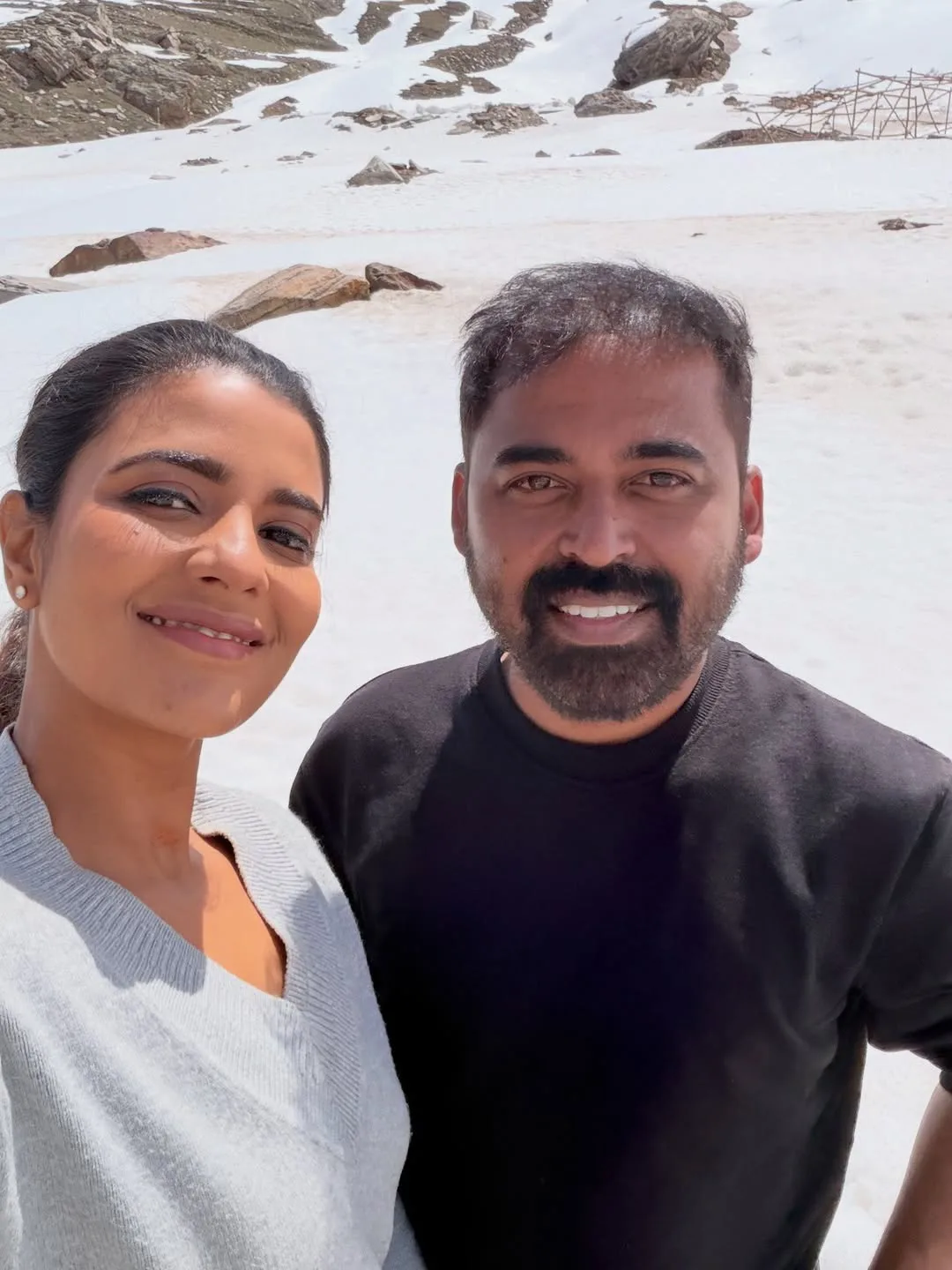 aishwarya rajesh enjoying her vacation at kullu manali