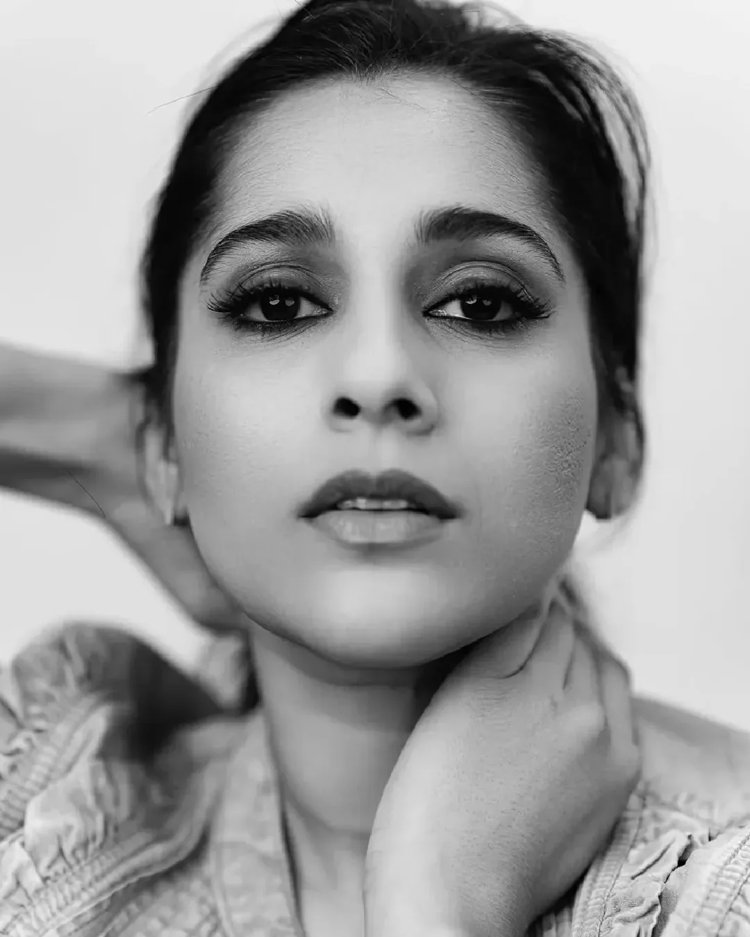 anchor rashmi gautam latest photos